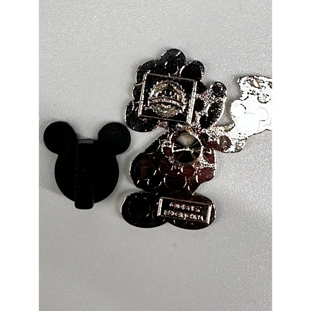 Disney Pin MAILMAN POSTAL CARRIER Mickey Mouse Professions Mystery Pack PP88048